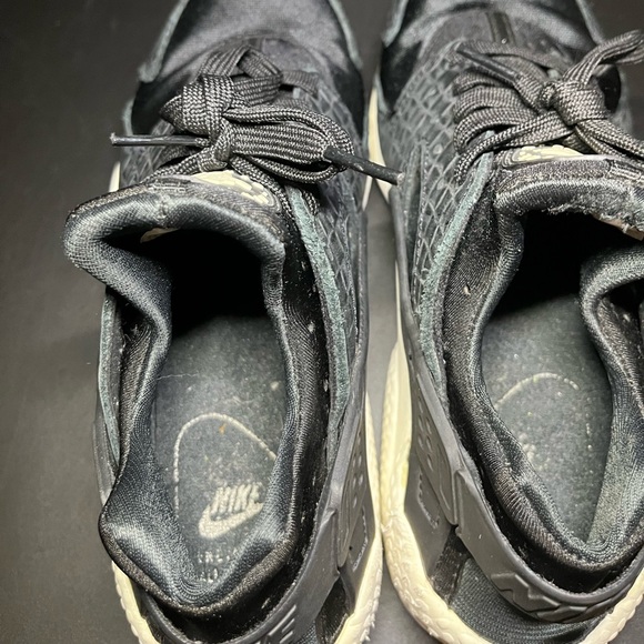 Nike air huarache run premium black snakeskin size 6 - Picture 7 of 7